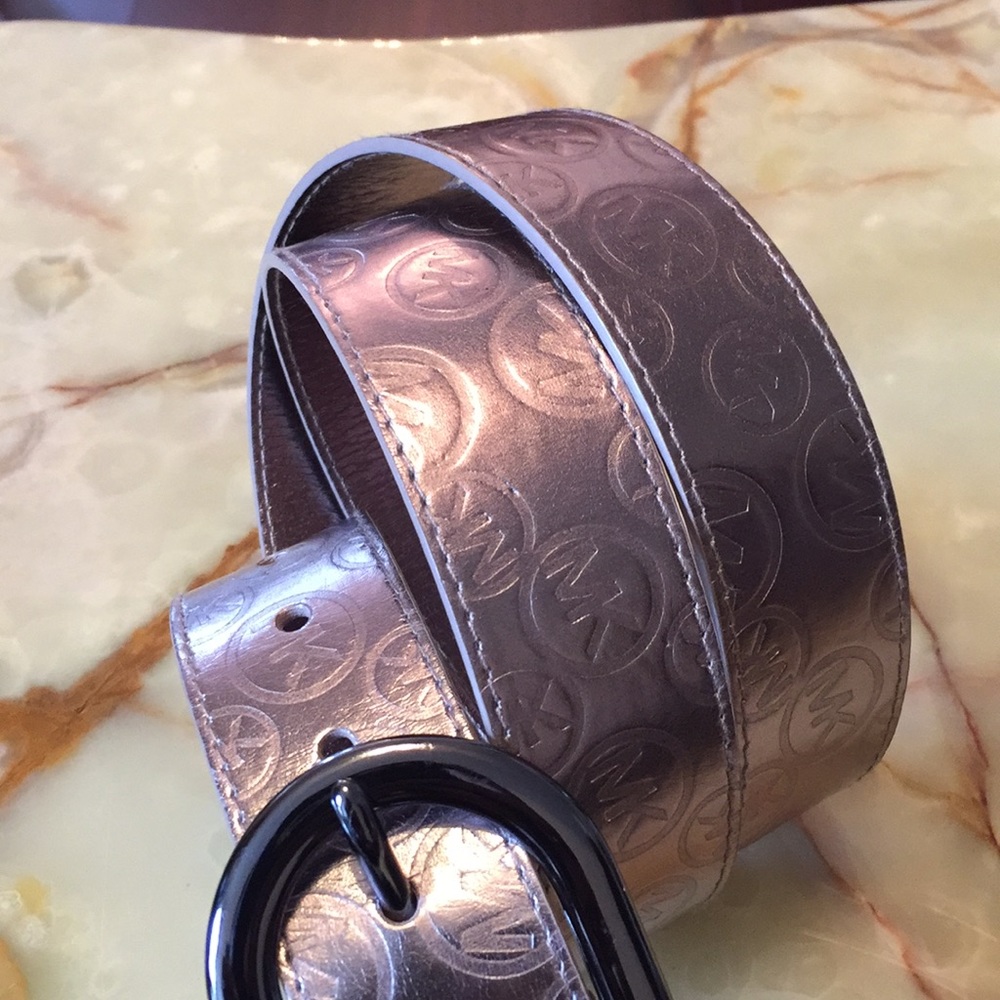 💃Sale💃💥💥Michael Kors Metallic Silver Belt